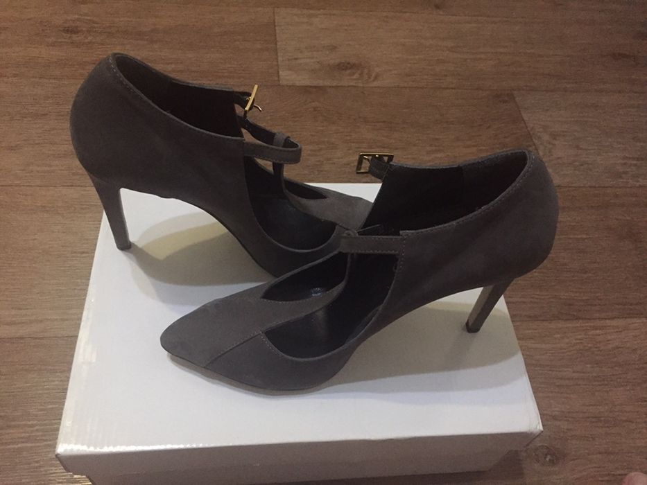 Классные туфли на каблуке