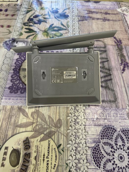 TP-Link Wi-Fi рутер 300 Mbps – отличен, с кабел и захранване