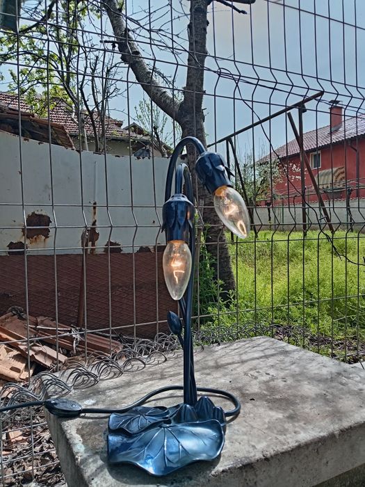 Стара медна лампа