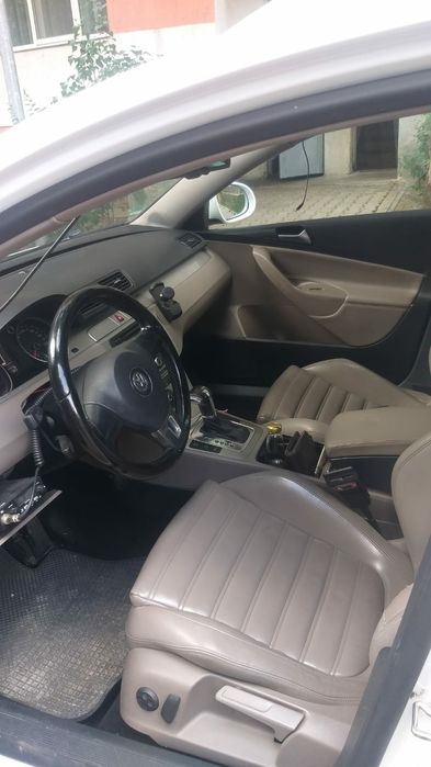 VW PASSAT 2010 alb