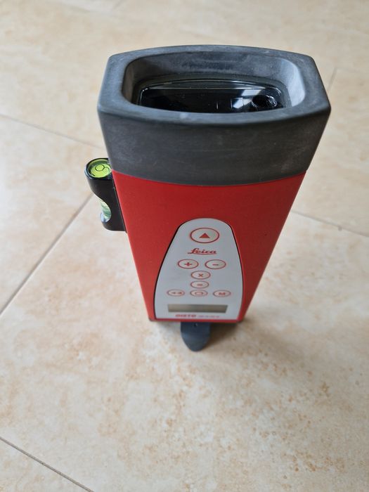 Leica Disto Memo , Bosch DUS 20 - telemetru