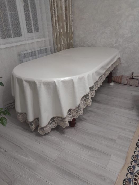 Продаётся стол 50 000 тенге