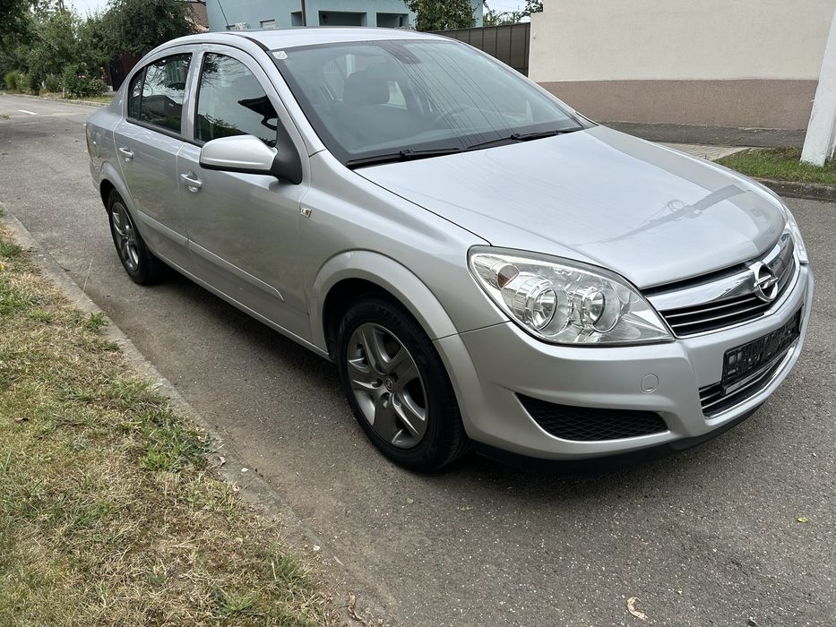 Opel Astra 1.6 Benzina 116 Cp an 2009  Sedan
