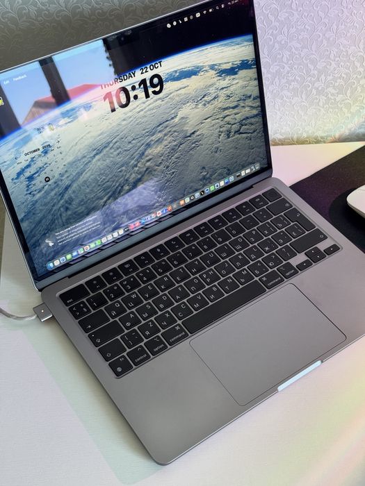Продам MacBook Air M2