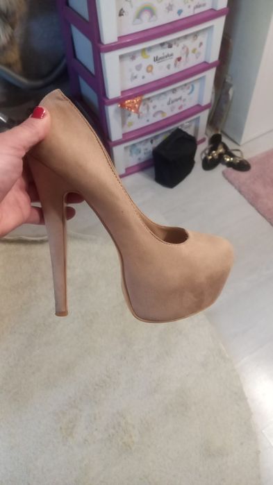 Продам туфли новые