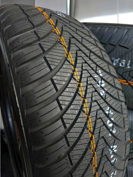 Kumho Solus 4 S HA32  195/60R15