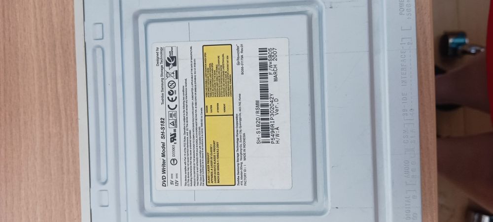 DVD плейър Samsung четящ много формати+записвачка за компютър+дискове