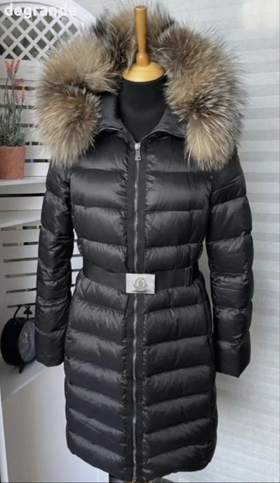Moncler яке С размер