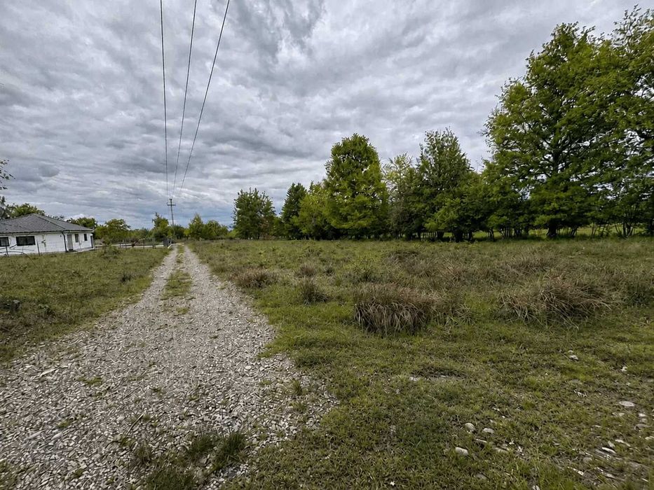 Ocna Șugatag teren intravilan 2.300 mp –300 m de băile sărate