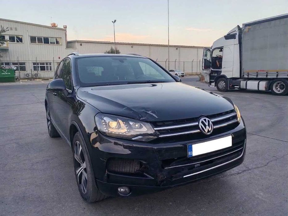 VW Touareg 2013 cu suspensie pneumatică