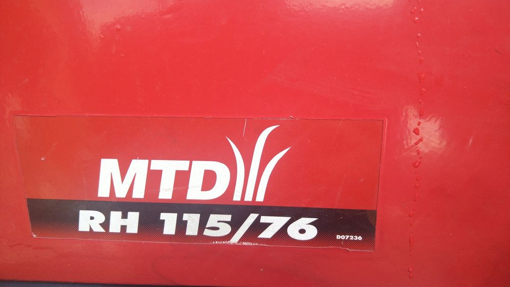 Tractoraș de  gazon MTD