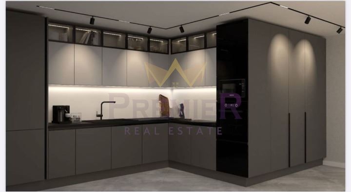 Продава се Тристаен апартамент в Бургас, Център - 100 кв.м за 1632 €/кв.м - Снимка #1