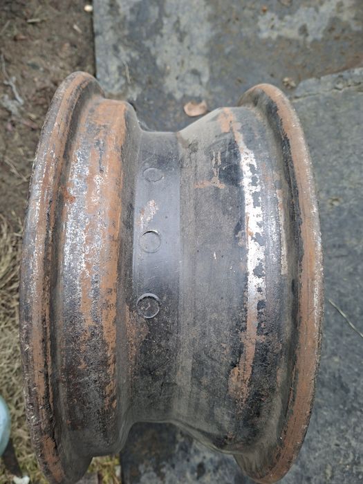 Продам диск на Уаз. На 15