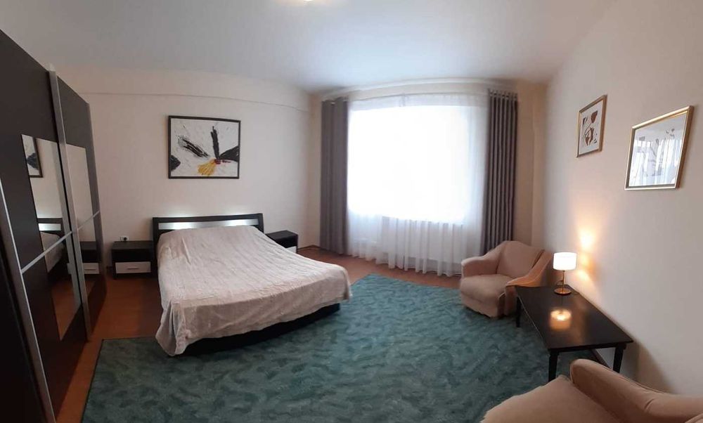 Inchiriez apartament 3 camere spatios, renovat+mobilat, terasa imensa