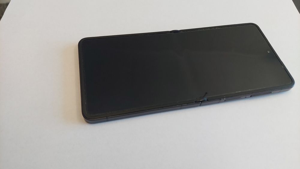 Samsung Z Flip 7 512GB  Нов