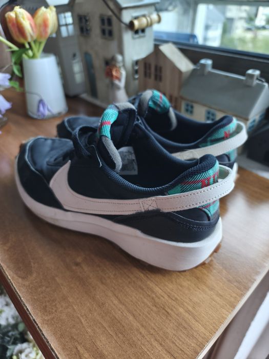 Adidasi Nike 42.5 negri noi