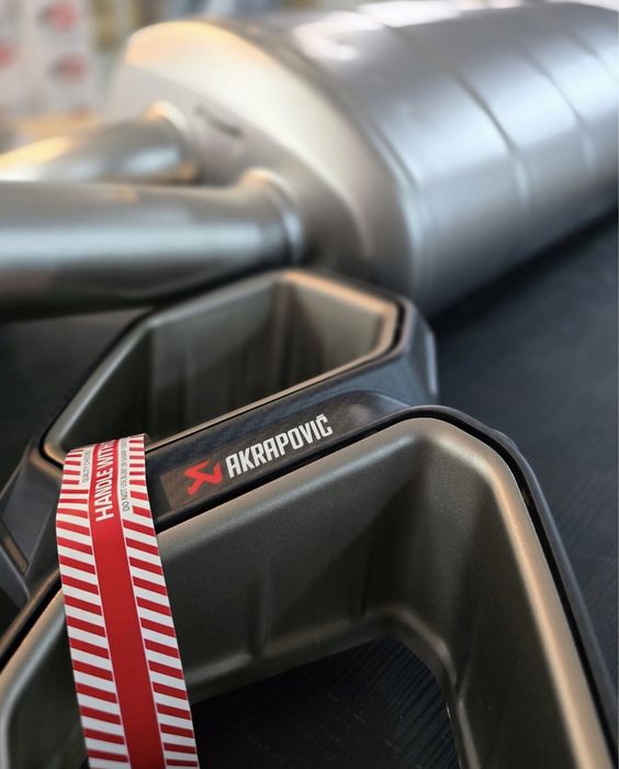 Bmw XM G09 выхлопная система Akrapovic