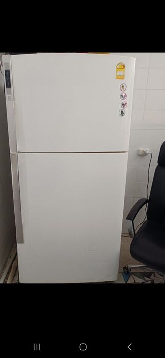 Двух камерный холодильник  отличный  состоянии