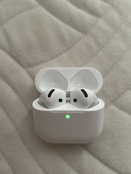 Airpods 4 с шумоподавлением