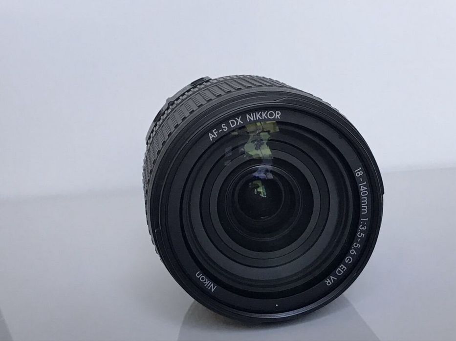 Nikon 18 140 обектив