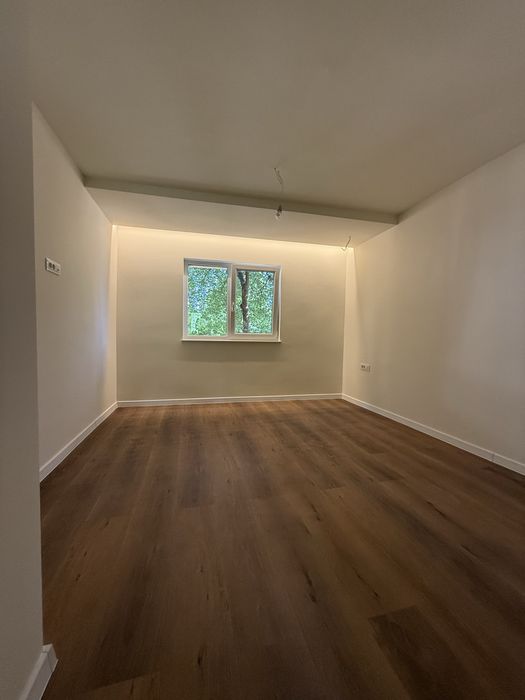 Vand apartament 3 camere Donath