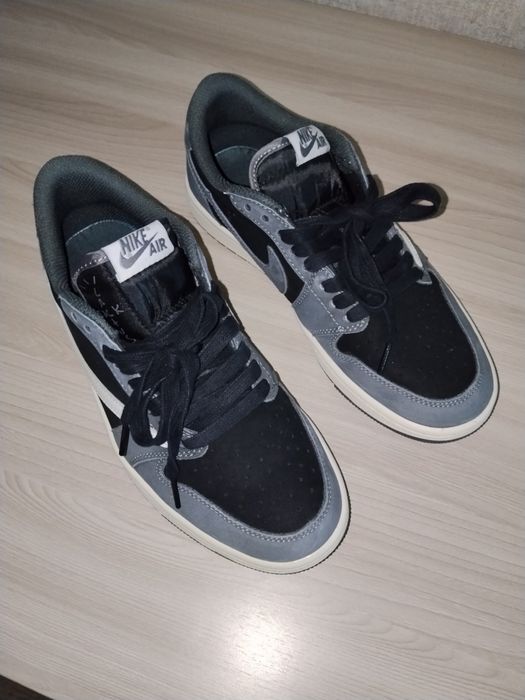 Продам Nike AJ 1 low Travis Scott