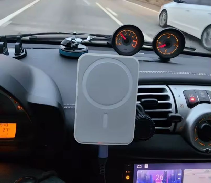 Безжично зарядно и стойка за кола Magsafe Бяло