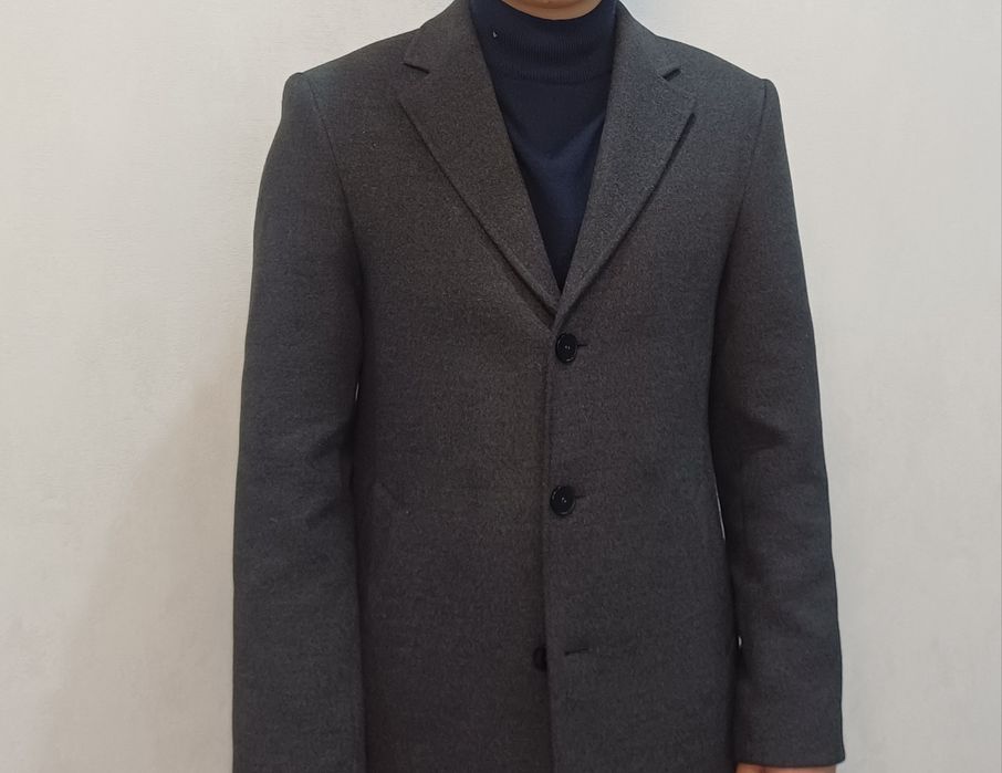 Фирменное пальто ROBERTO RIERA