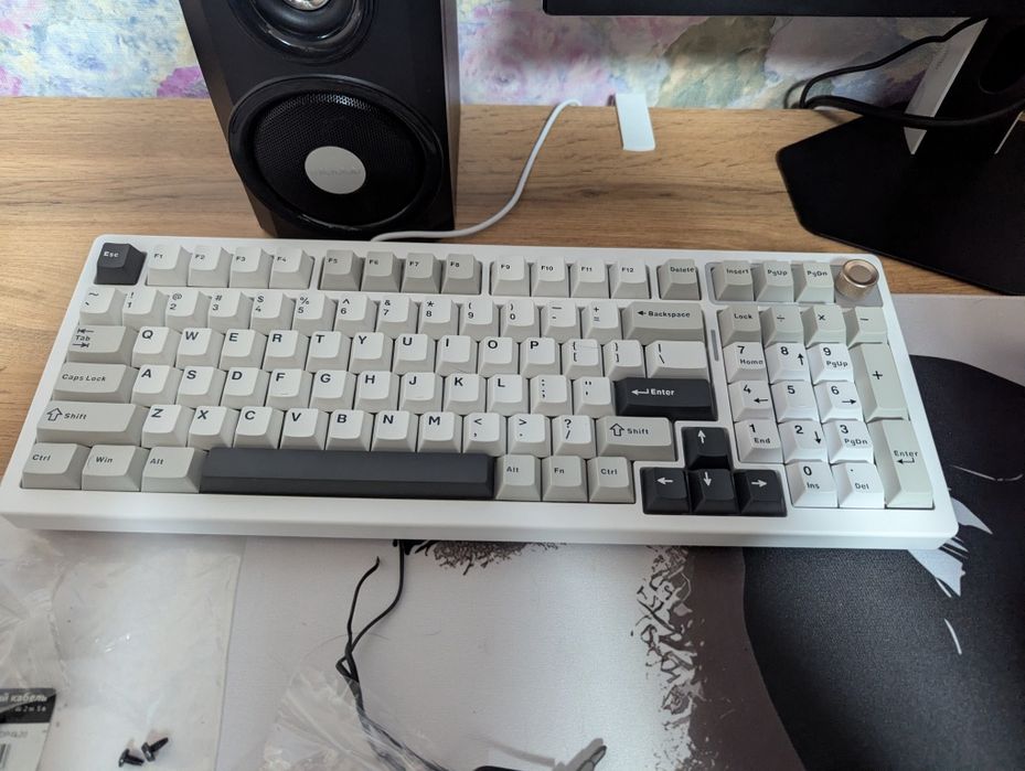 Продам Клавиатуру F98