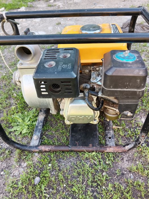 Помпа бензиновая продам