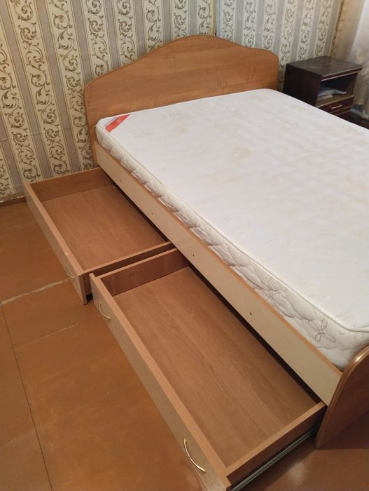 Кровать двуспальная