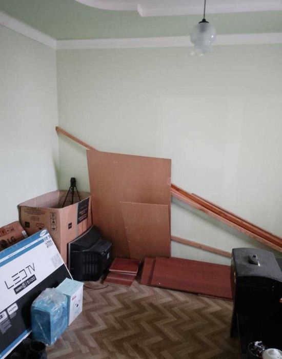 B Ойбек 3в4/7/9  Cpoчно Банковская 153м2