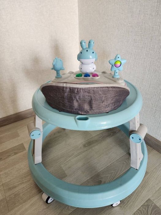 Продаю детские ходунки новые.