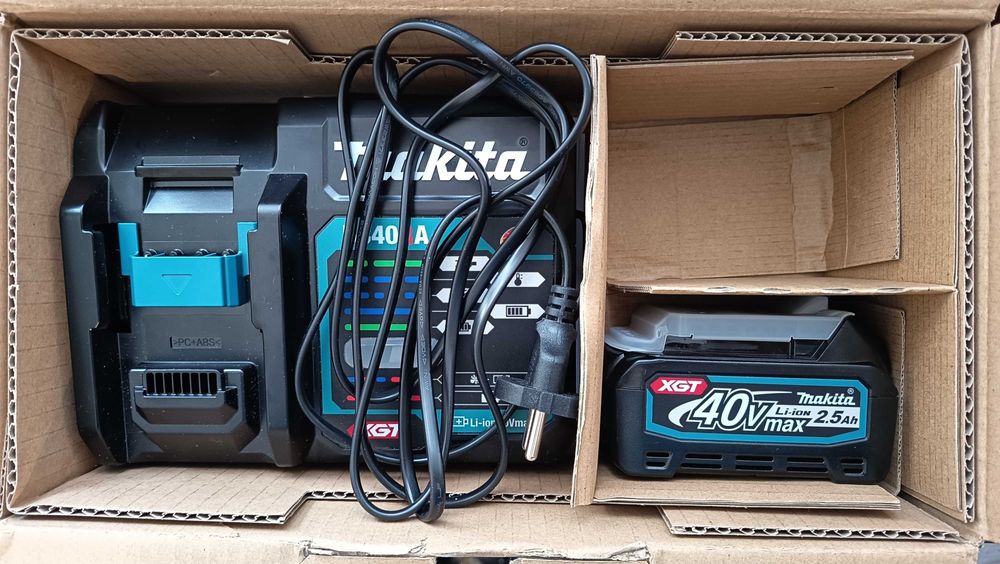 Kit incarcator rapid si baterie 2.5Ah Makita XGT