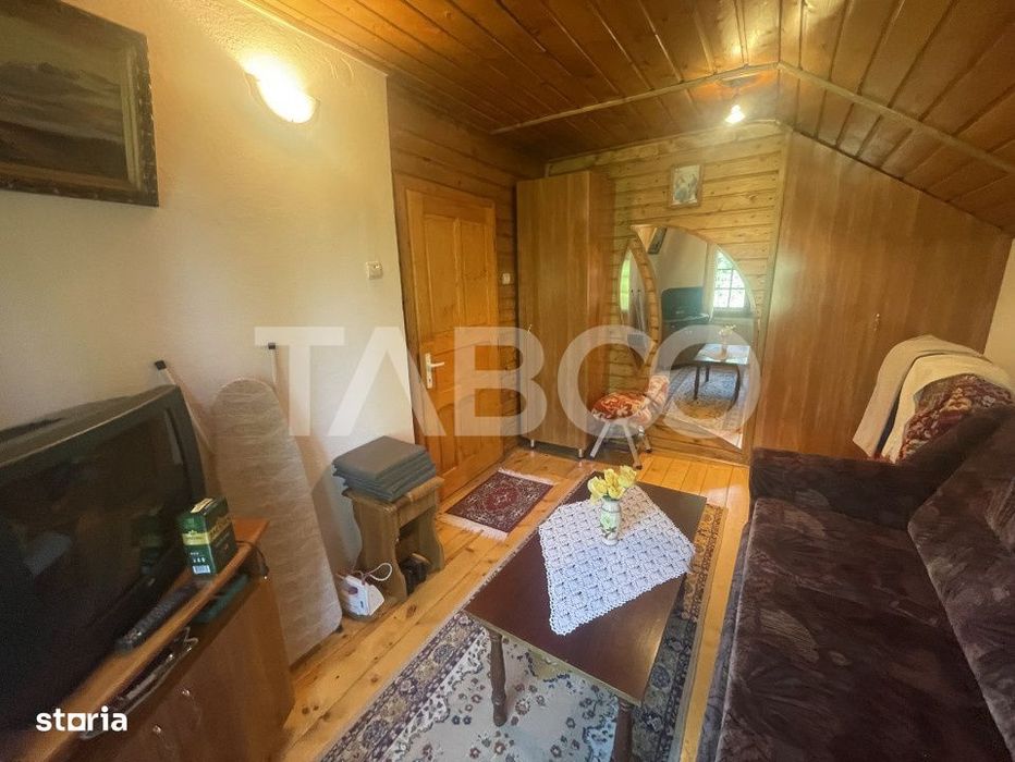 Casa individuala zona de munte 6 camere si teren 1030 mp Vale Sibiu