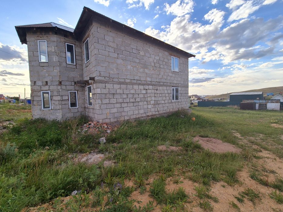 Срочно продам недостроенный коттедж.