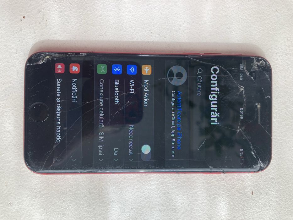 Iphon 8 Red . Baterie 81% . 256gb