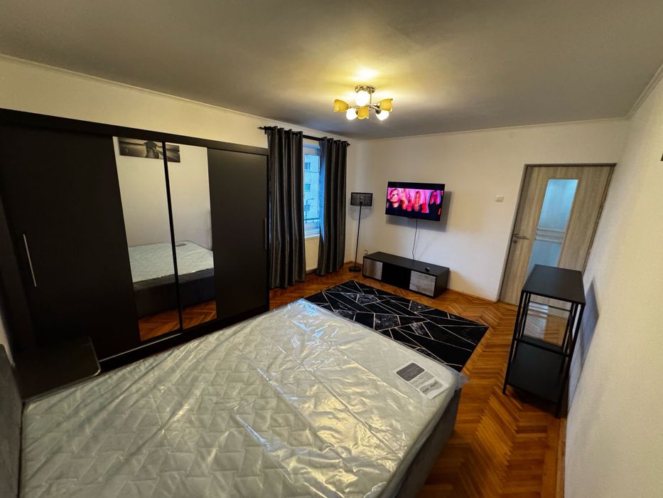 Apartament 2 camere, decomandat, renovat, Negoiu