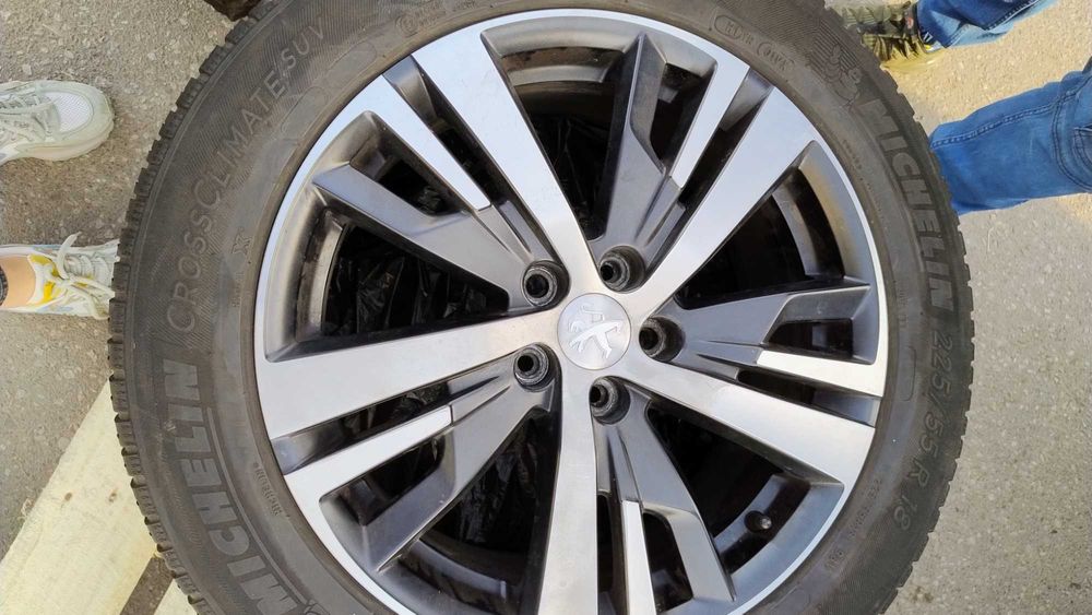 Джанти Peugeot и гуми 225/55 R18 всесезонни
