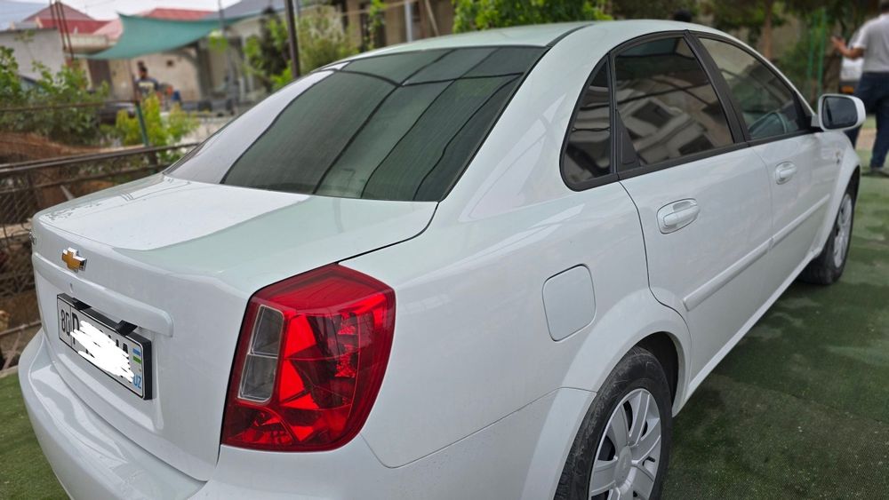 Продам Chevrolet Gentra (Белый)