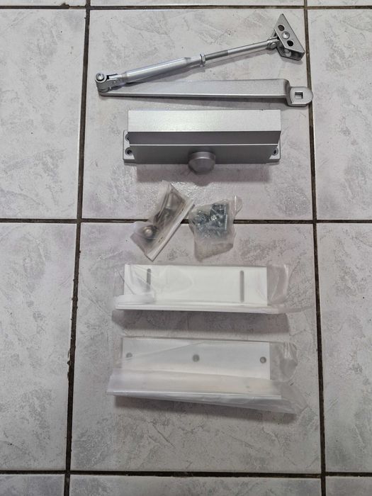 Vând  amortizor hidraulic cu brat