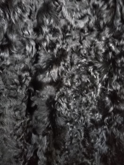 Продам шубу. Из козлика.