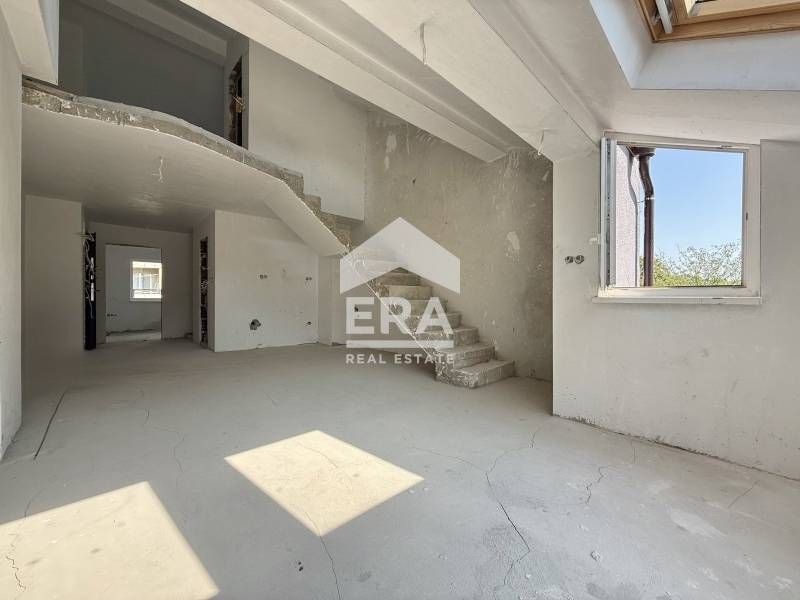 Слънчев тризонет ново строителство на крачка от Парк „Св. Св. Петър и