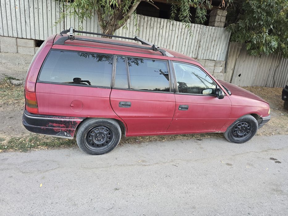 Опель астра 1,6 мона