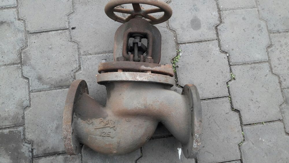 Продаю вентиль чугунный