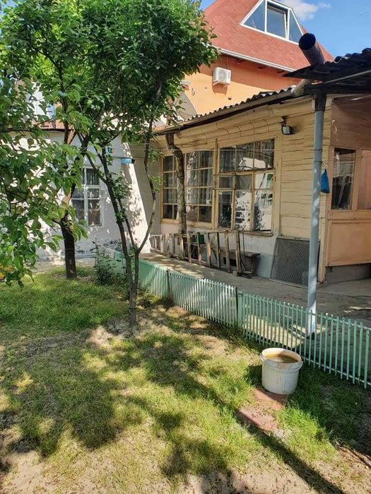 Продаётся дом, 4 комнаты + утеплённая веранда, участок 4 сотки.