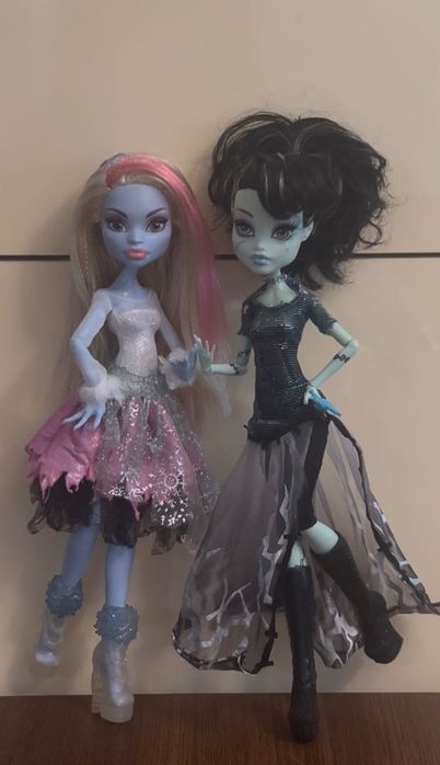 Abbey and Frankie monster high