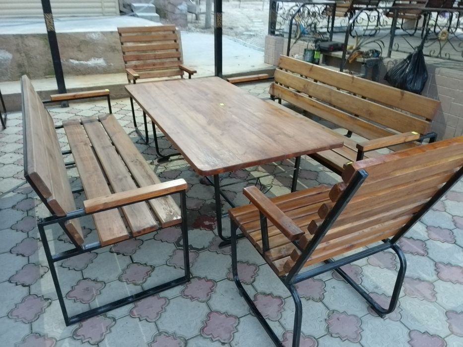 Скамейка , стол и кресла
