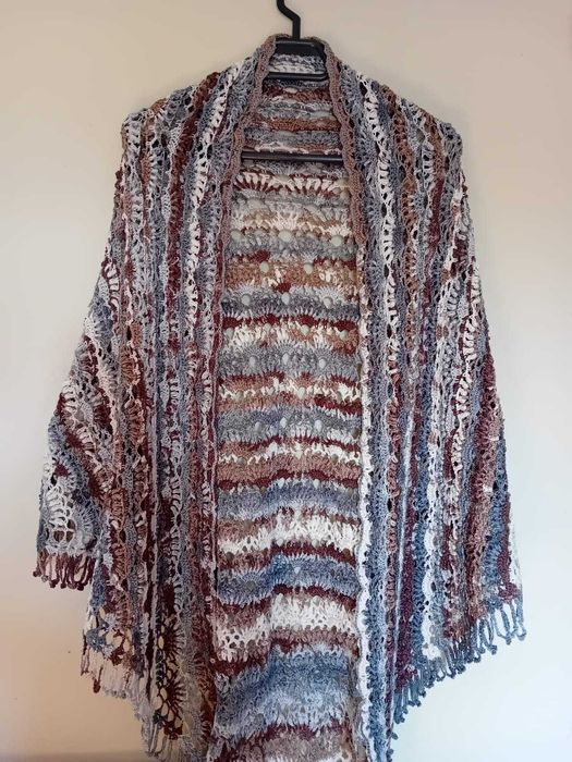 Vând saluri crosetate manual