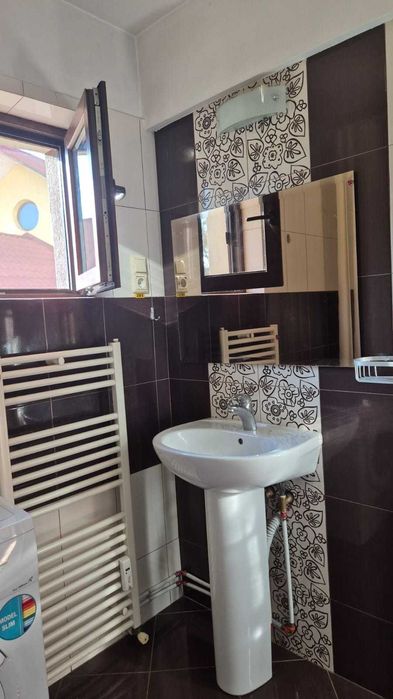 Studio Zona Pallas, Lângă Lazăr Residence